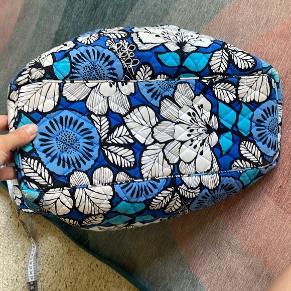 Vera Bradley Large Floral Blue and White Quilted Bohemian Tote Bag - Picture 11 of 16